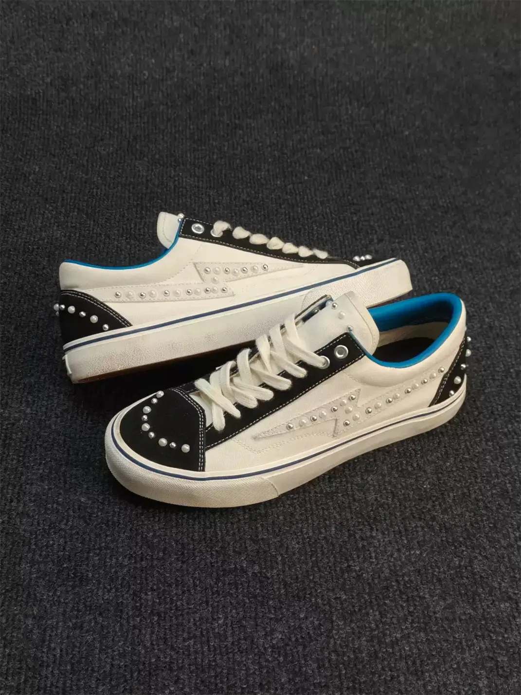 ZDZZFT | Pearl Studded Low Top Skate Sneakers