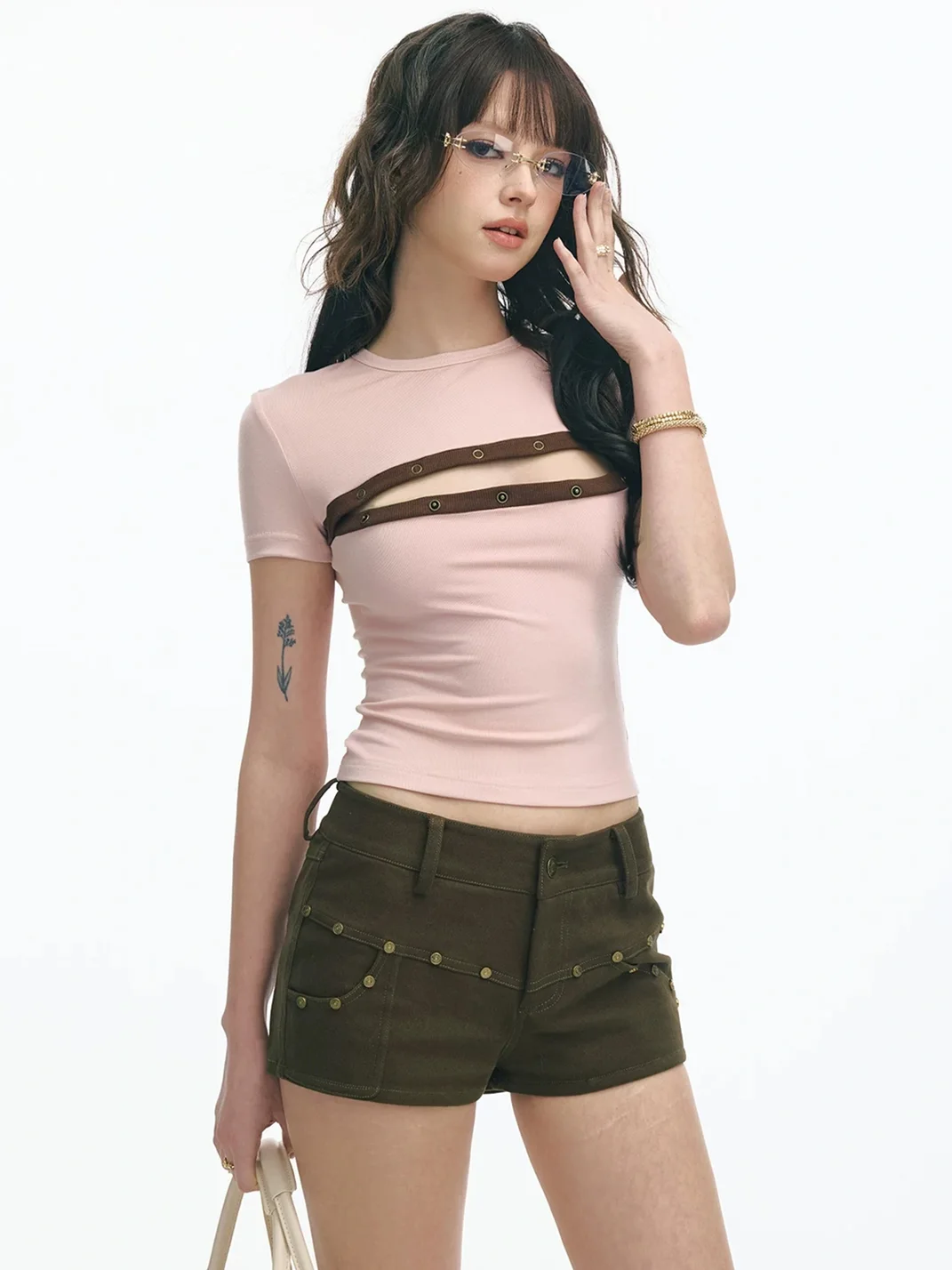 SereneEase | Contrast Cutout Fitted Cropped T-Shirt