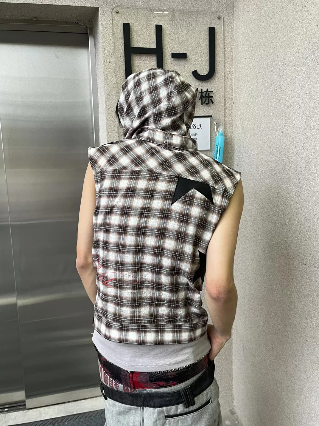 HAS2SONS | Detachable Star Patch Plaid Hooded Vest