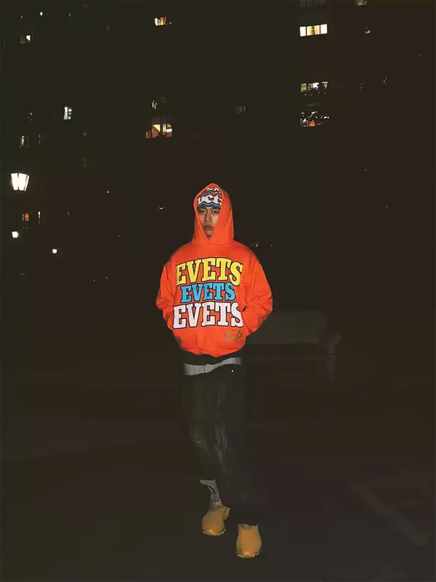 EVETS | Puff Logo Print Hoodie - 3