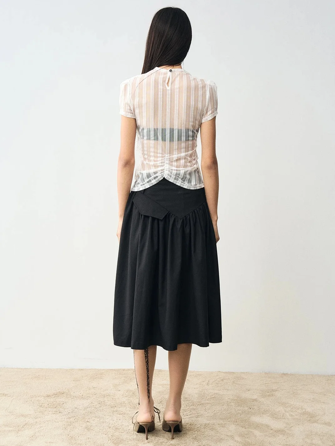Popoop | White Lace Mesh Fitted Short-Sleeve Top