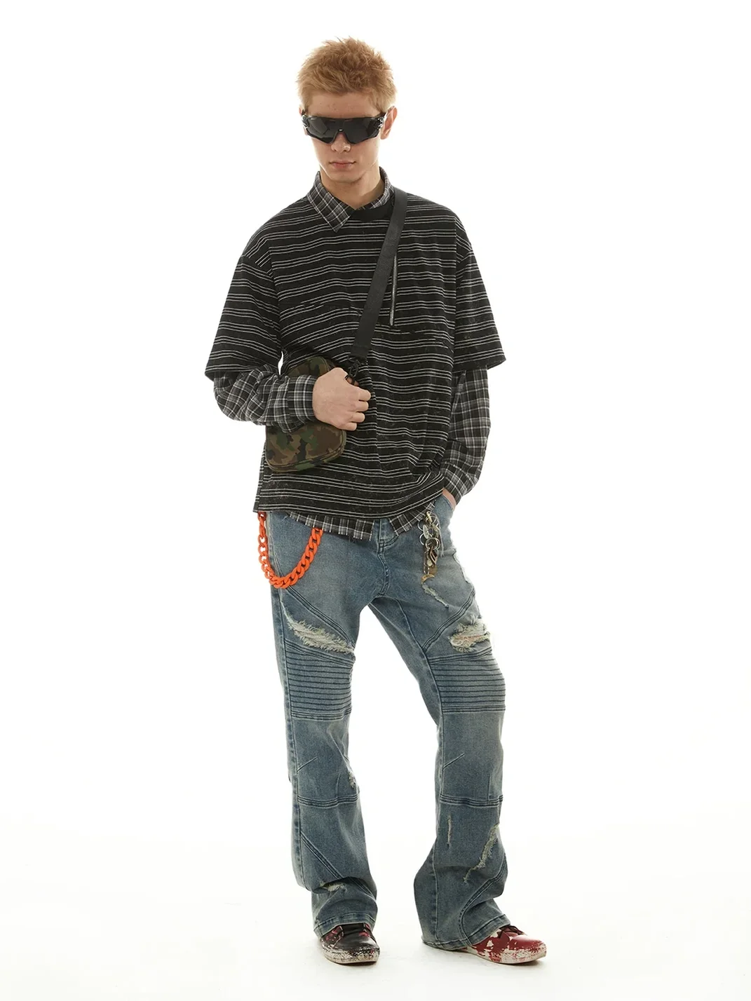 PasET | Distressed Star Detail Flared Jeans