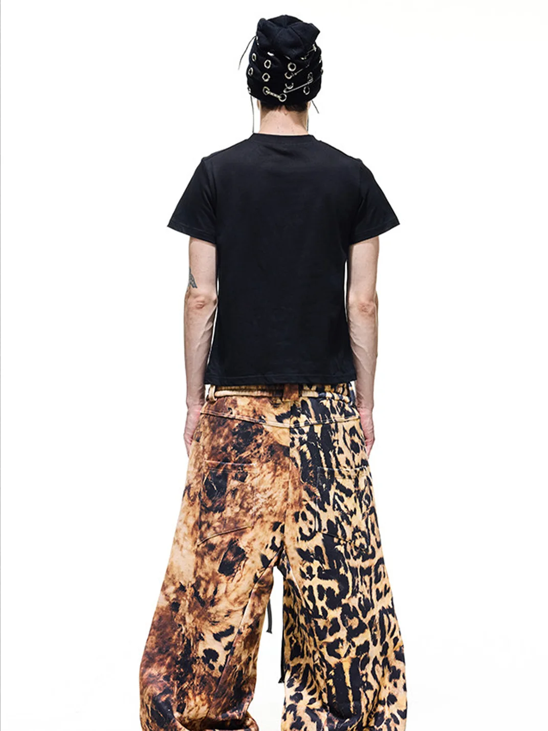 DARKRTPTS | Cropped Slim Fit Fang Print T-Shirt