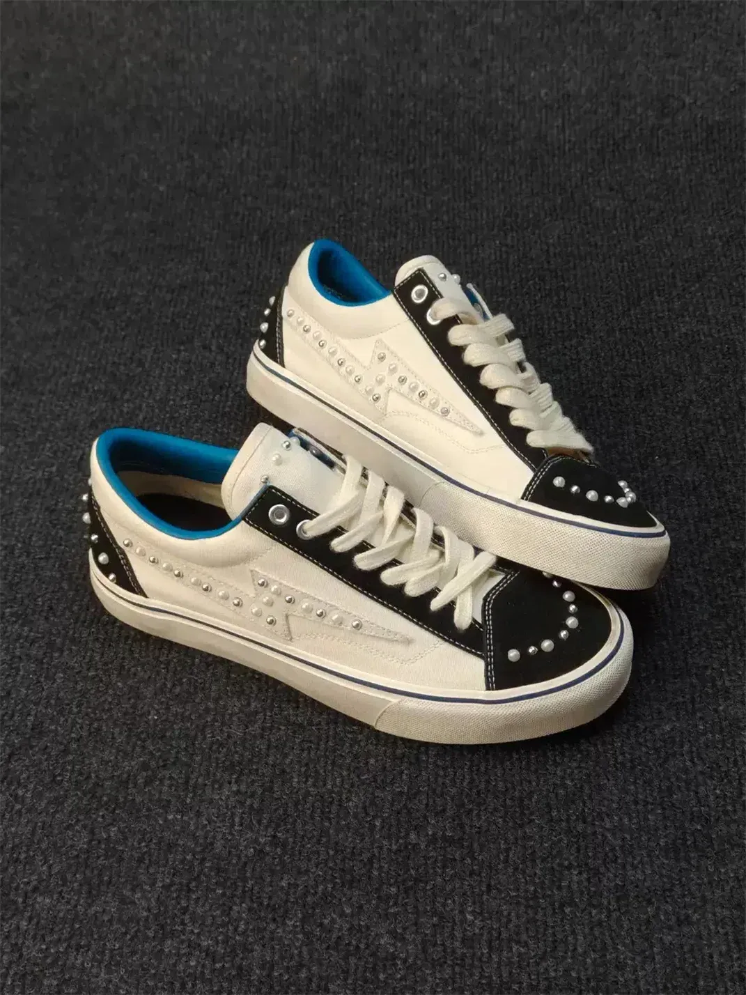 ZDZZFT | Pearl Studded Low Top Skate Sneakers
