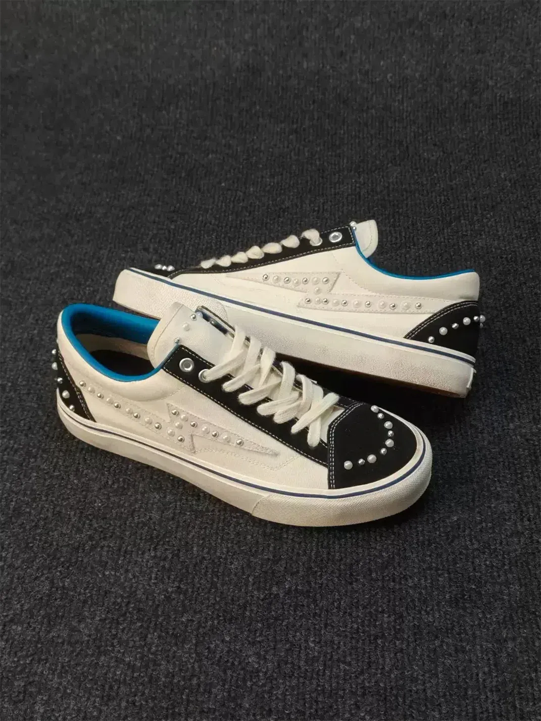 ZDZZFT | Pearl Studded Low Top Skate Sneakers