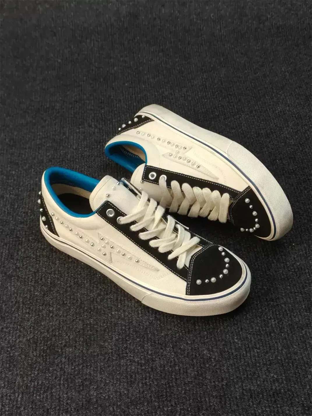ZDZZFT | Pearl Studded Low Top Skate Sneakers
