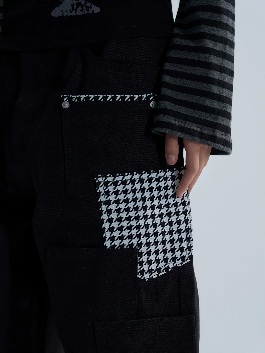PAIKI | Houndstooth Panel Multi-Pocket Straight Jeans