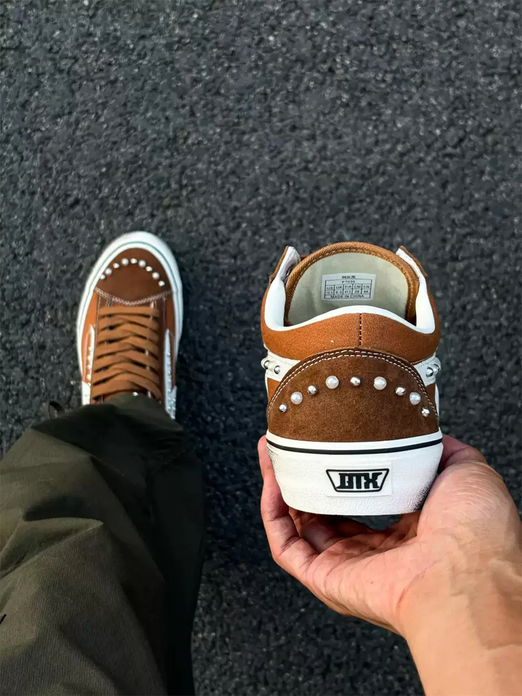 ZDZZFT | Distressed Pearl Studded Low-Top Skate Shoes