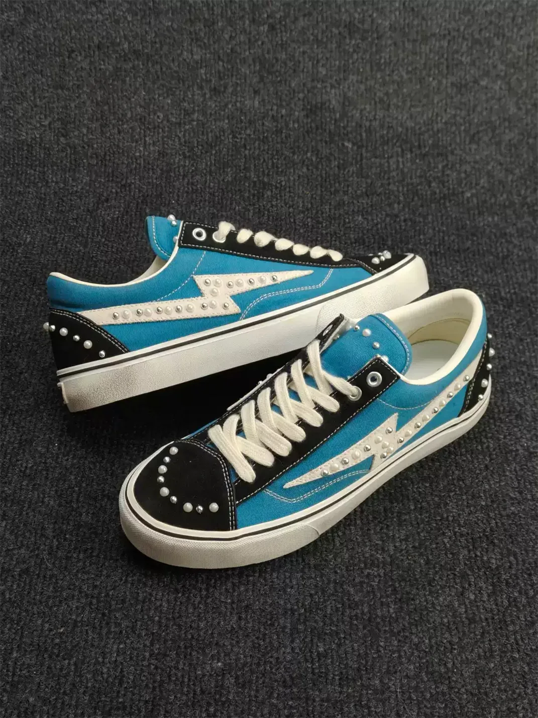 ZDZZFT | Pearl Studded Lightning Canvas Sneakers