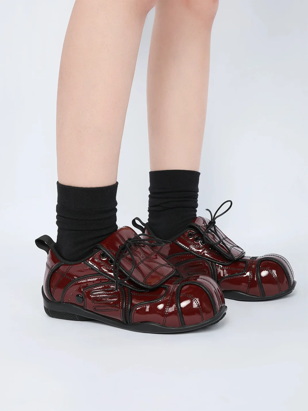 Enqo | Retro Red Brown Flap Sneakers