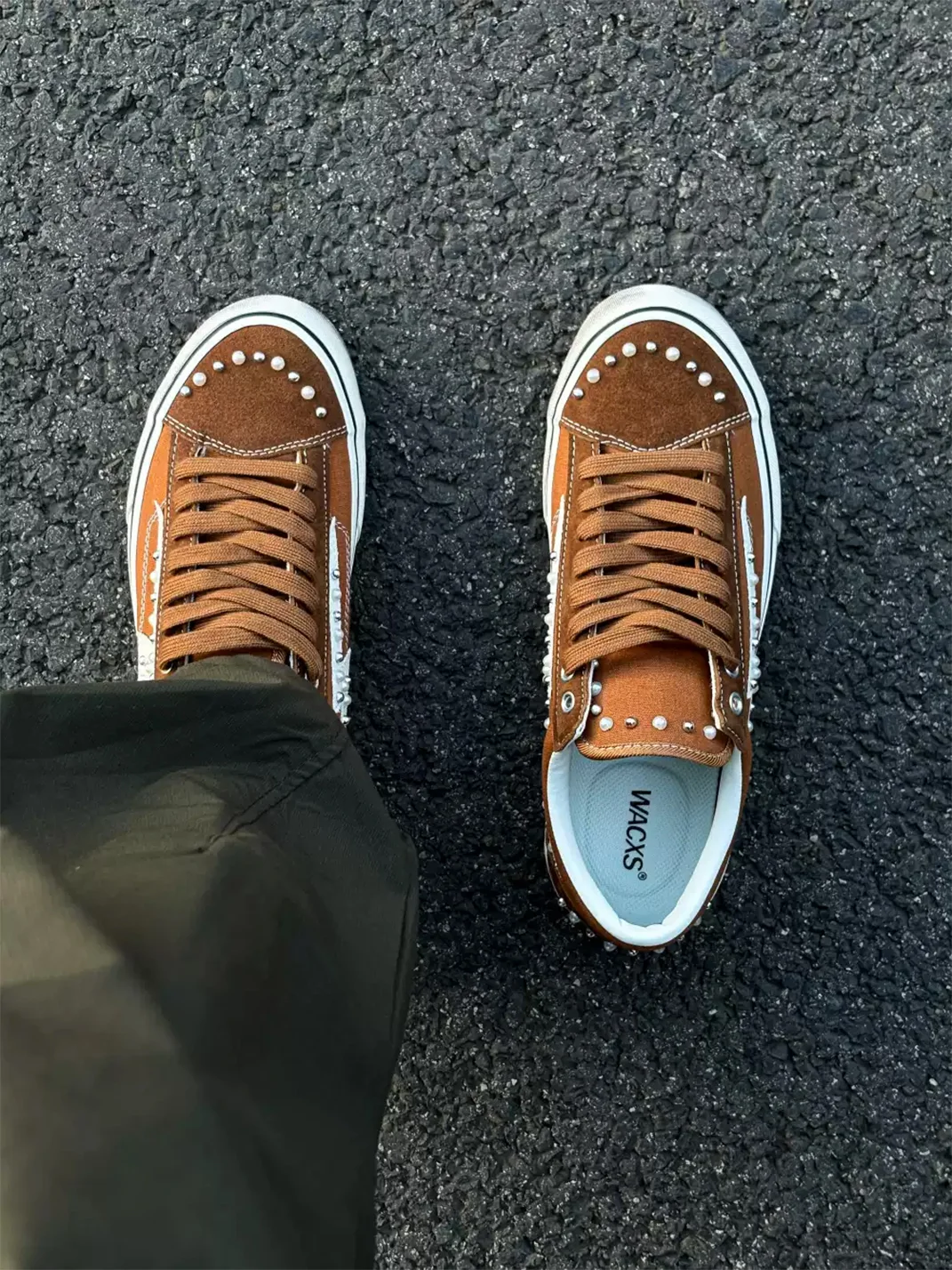 ZDZZFT | Distressed Pearl Studded Low-Top Skate Shoes