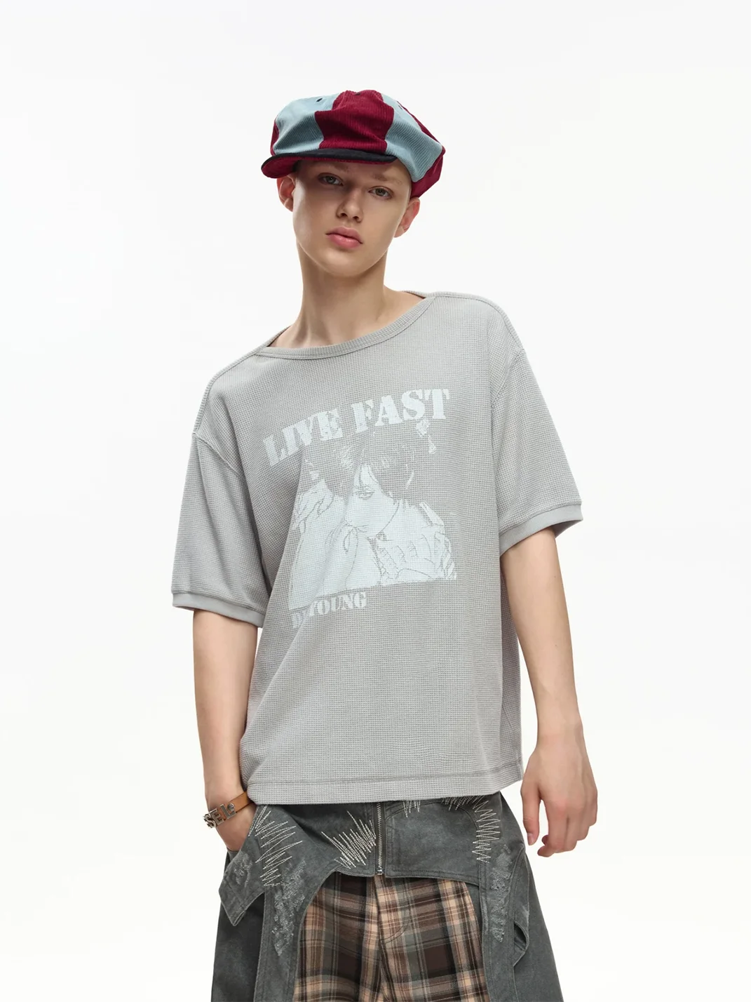 EMOBROTHER | Cropped Wide Waffle Graphic T-Shirt