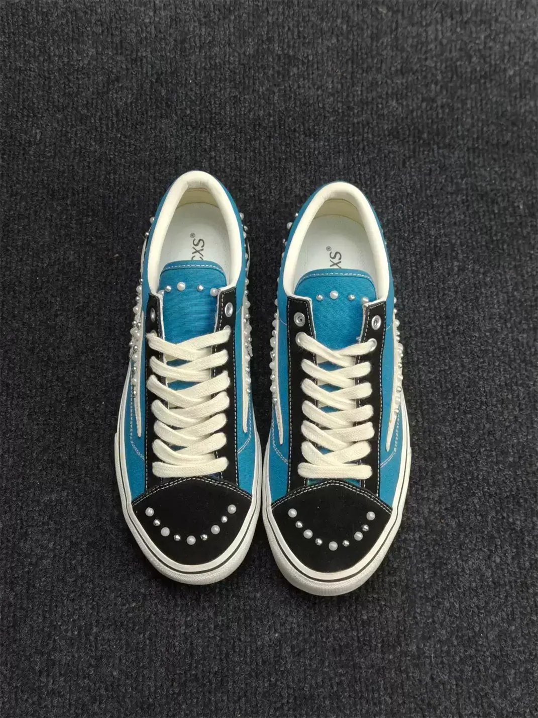 ZDZZFT | Pearl Studded Lightning Canvas Sneakers