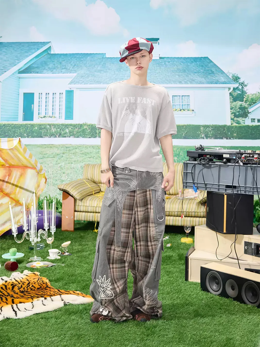 EMOBROTHER | Cropped Wide Waffle Graphic T-Shirt