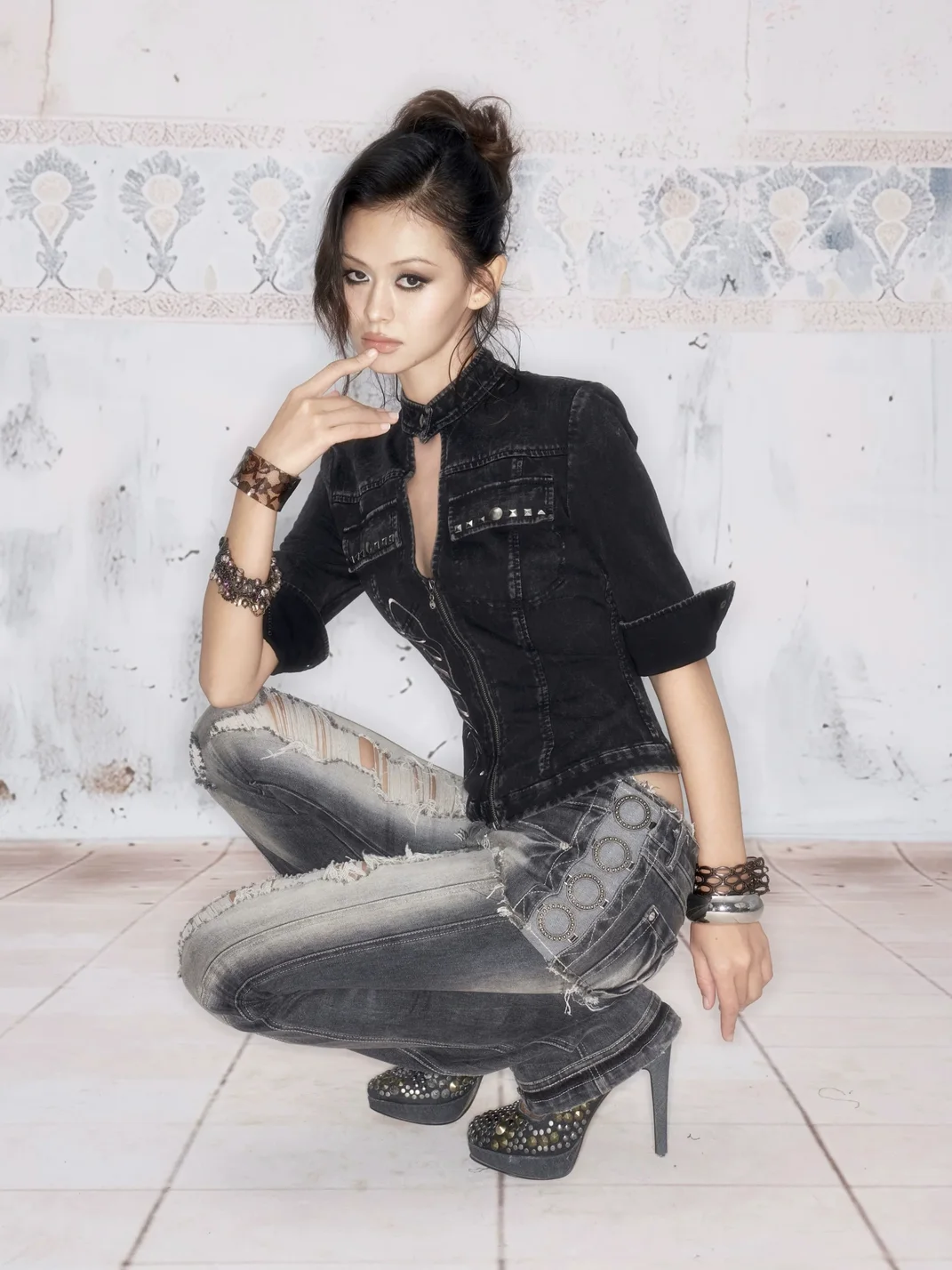 Flowers birds Market | Washed Black Embroidered Double-Zip Cropped Cardigan