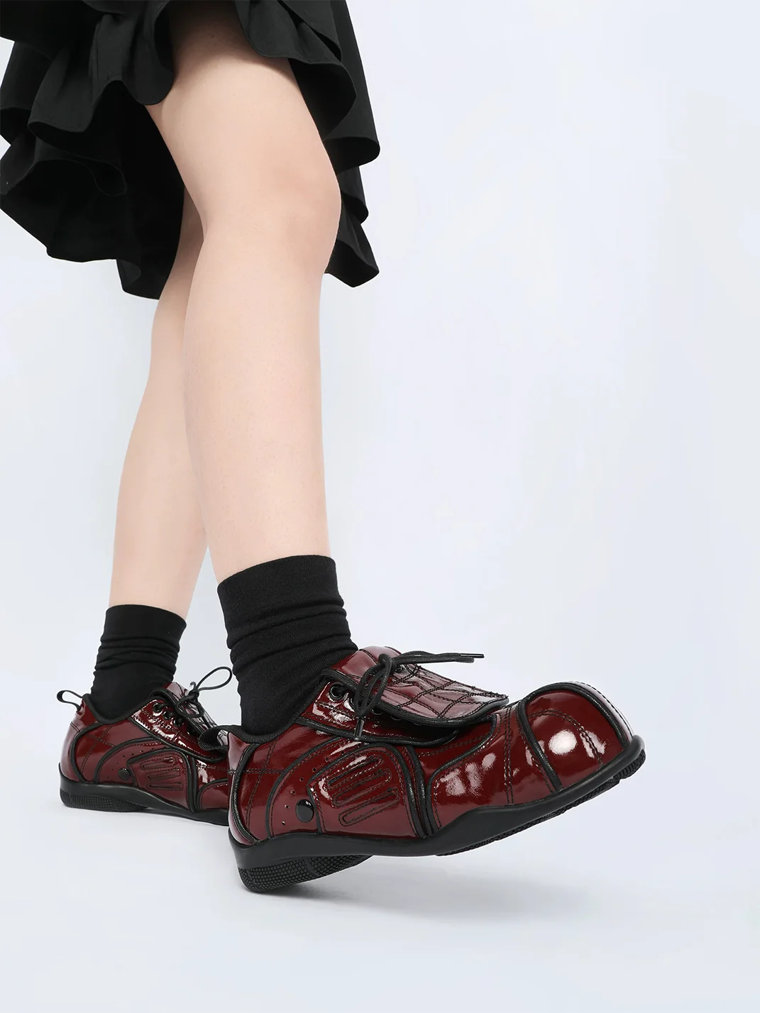 Enqo | Retro Red Brown Flap Sneakers