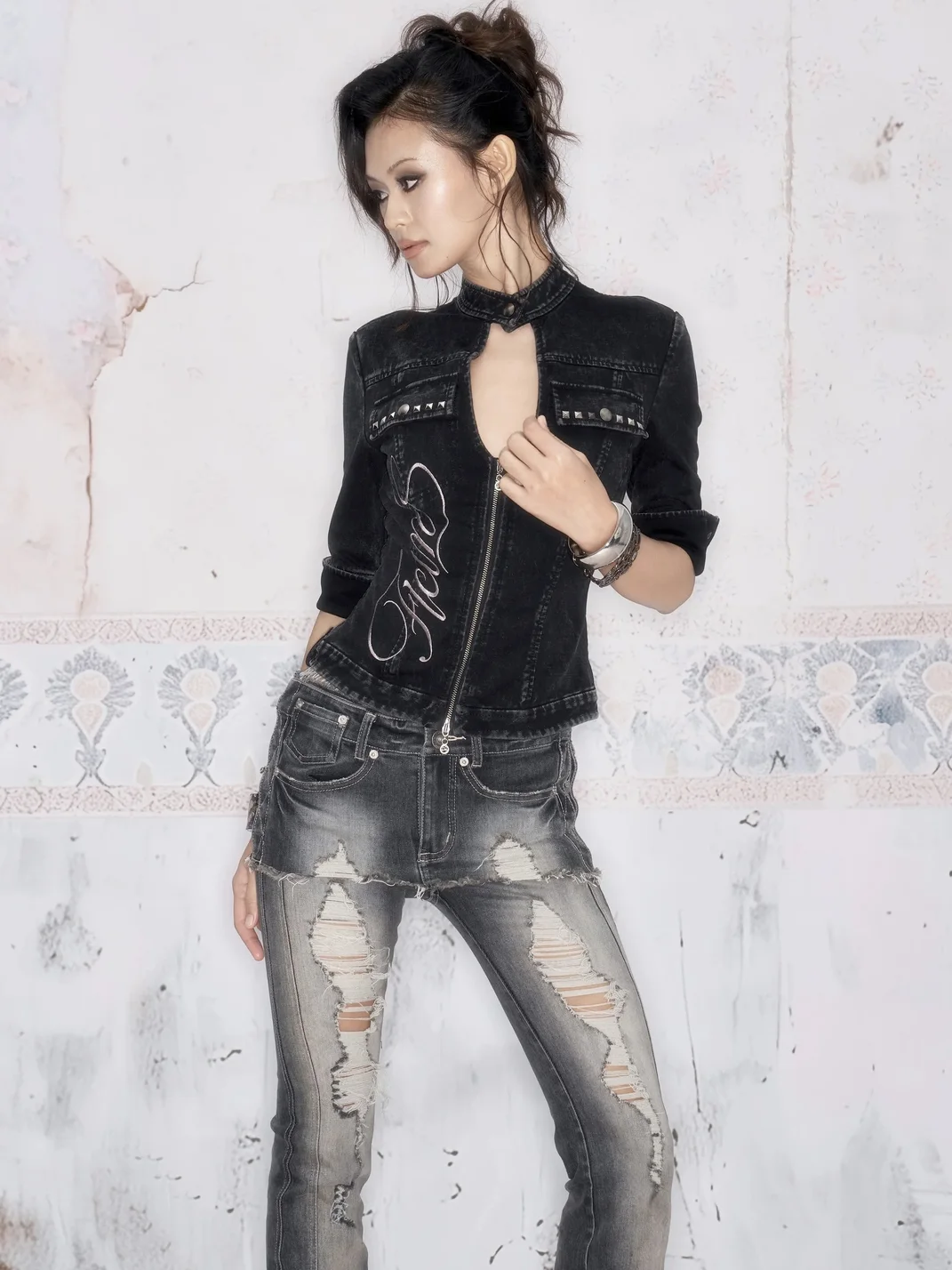 Flowers birds Market | Washed Black Embroidered Double-Zip Cropped Cardigan