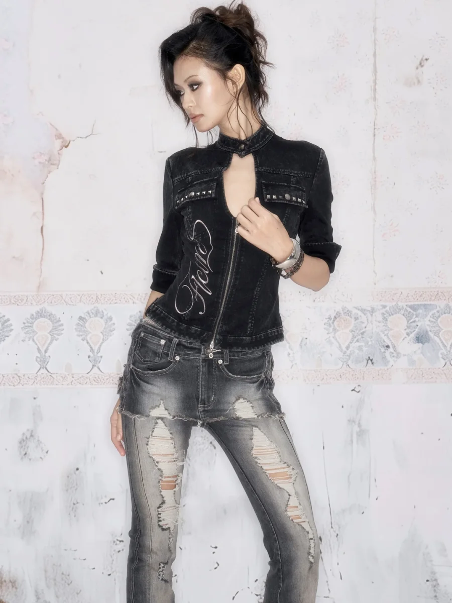 Flowers birds Market | Washed Black Embroidered Double-Zip Cropped Cardigan - 4