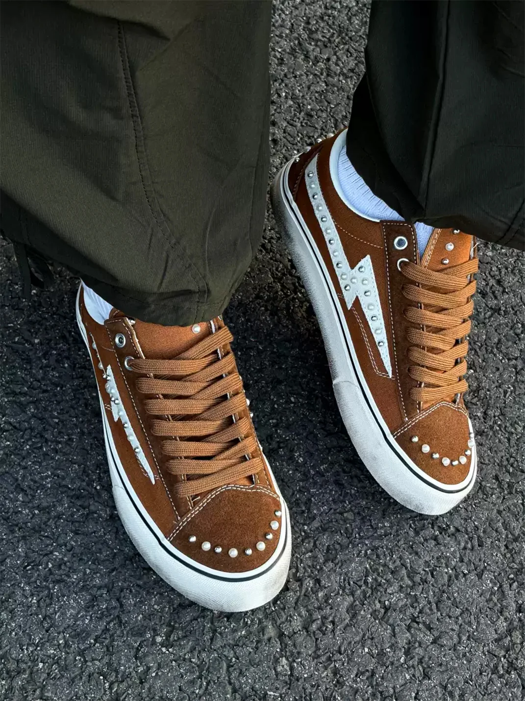 ZDZZFT | Distressed Pearl Studded Low-Top Skate Shoes