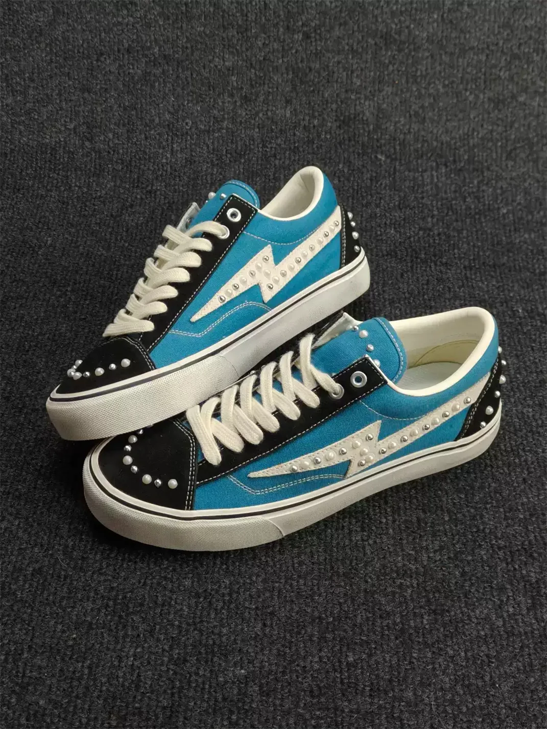 ZDZZFT | Pearl Studded Lightning Canvas Sneakers
