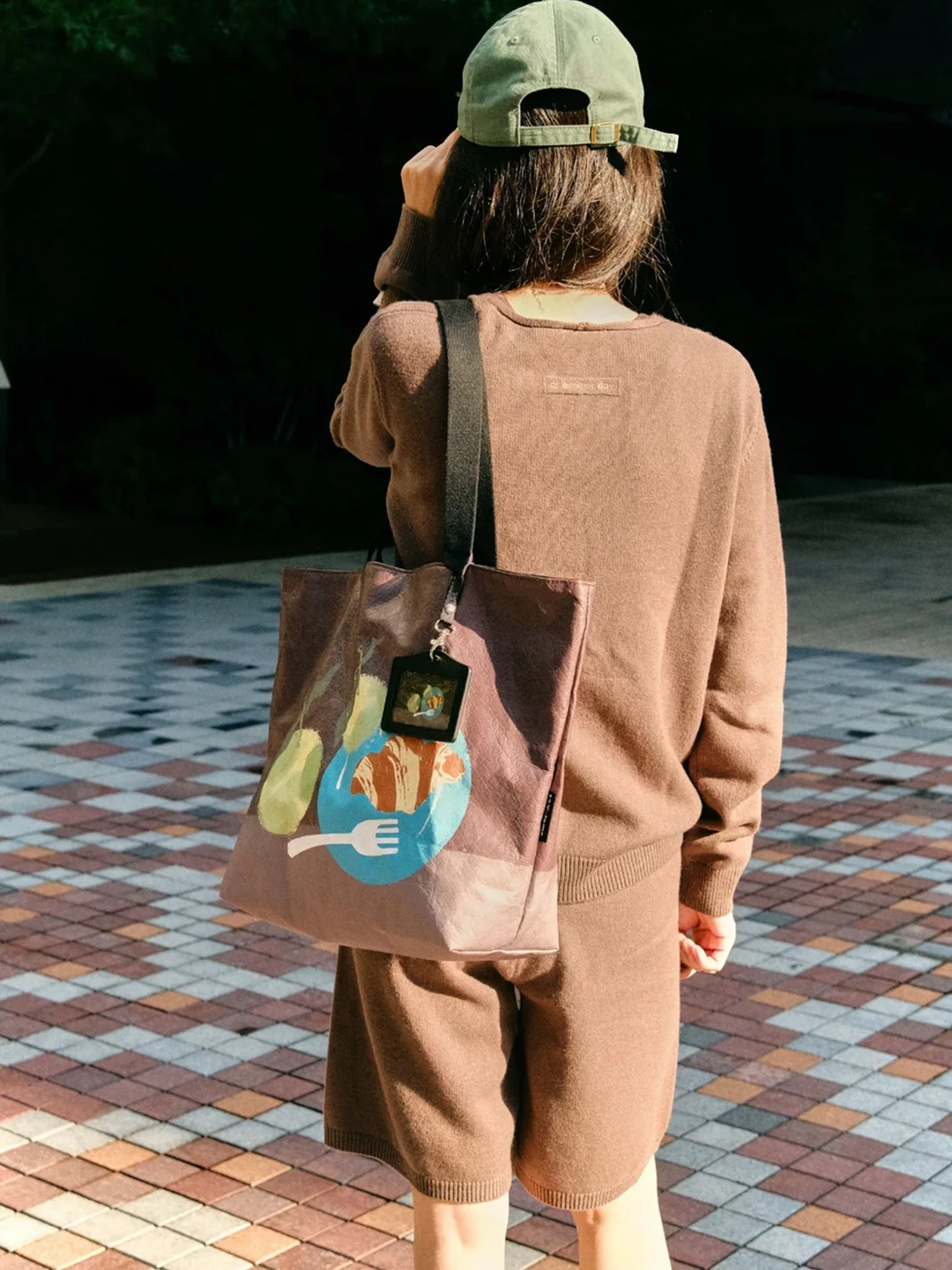 12Yotems | Large DuPont Paper Commuter Shoulder Tote