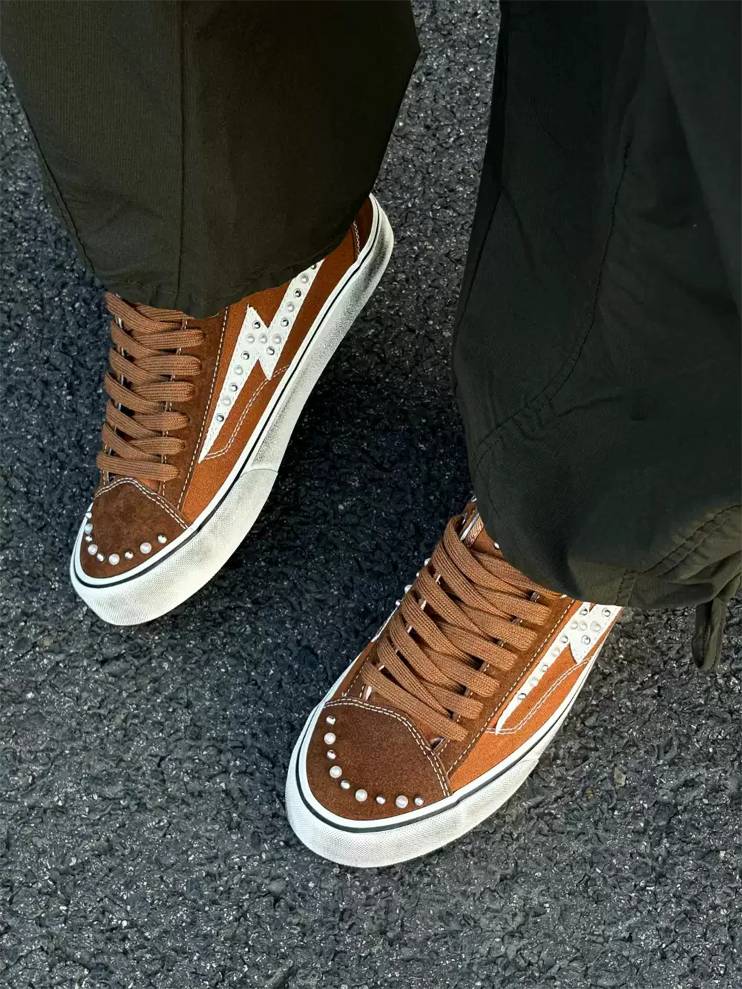 ZDZZFT | Distressed Pearl Studded Low-Top Skate Shoes