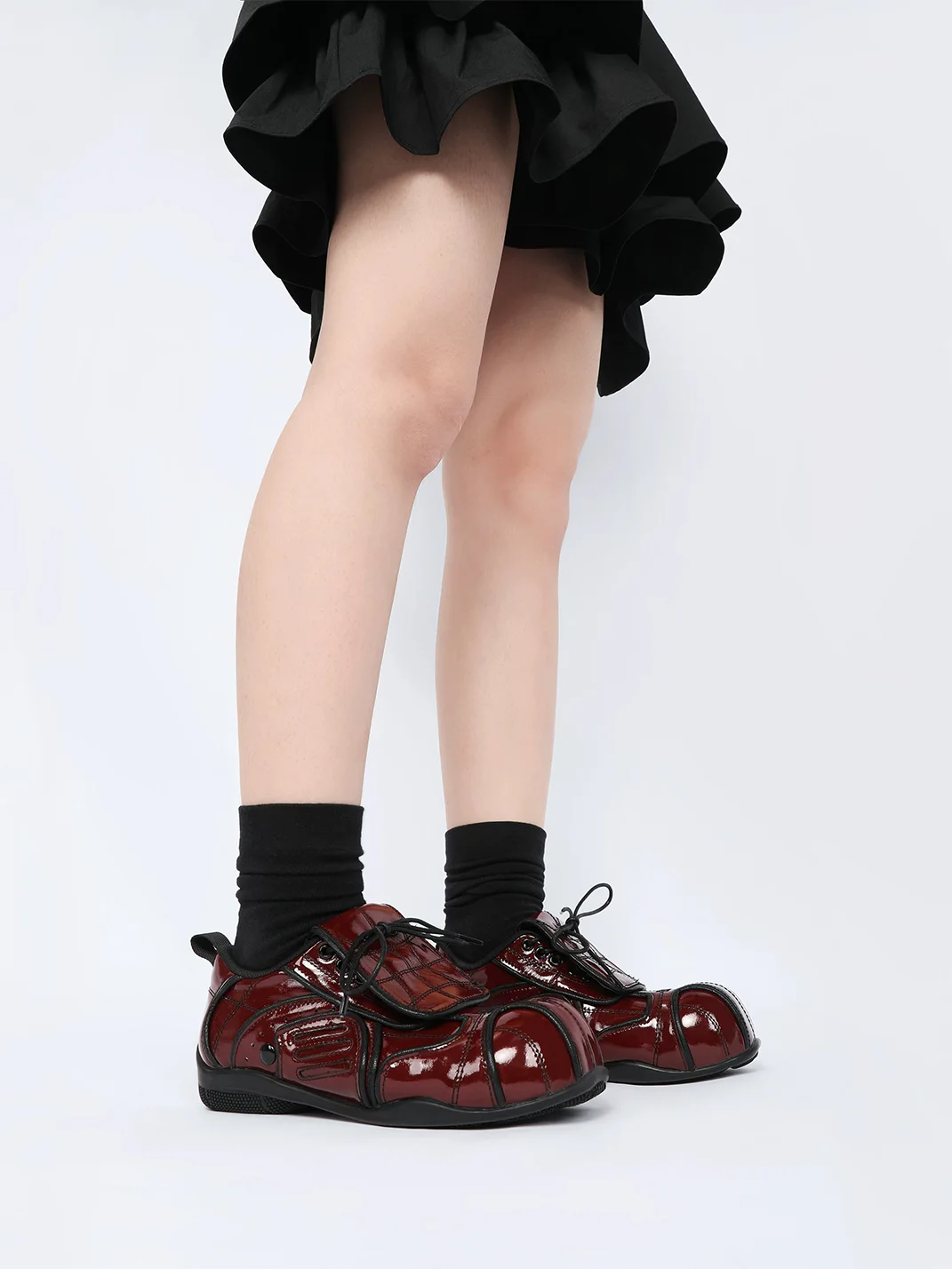 Enqo | Retro Red Brown Flap Sneakers