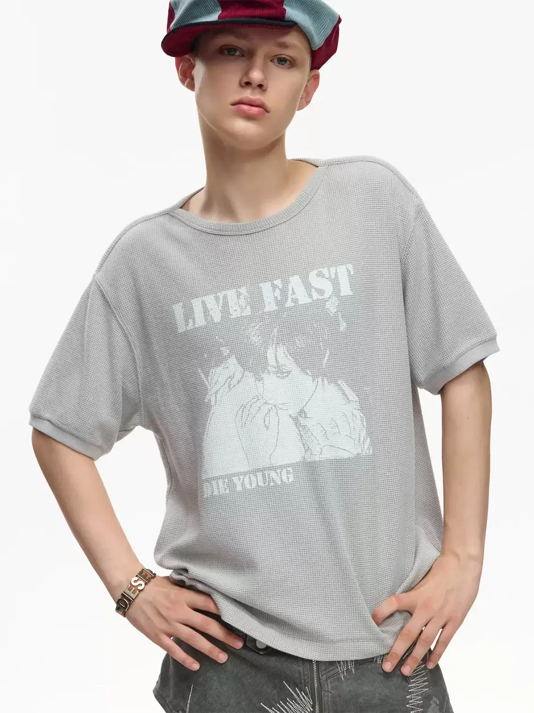 EMOBROTHER | Cropped Wide Waffle Graphic T-Shirt