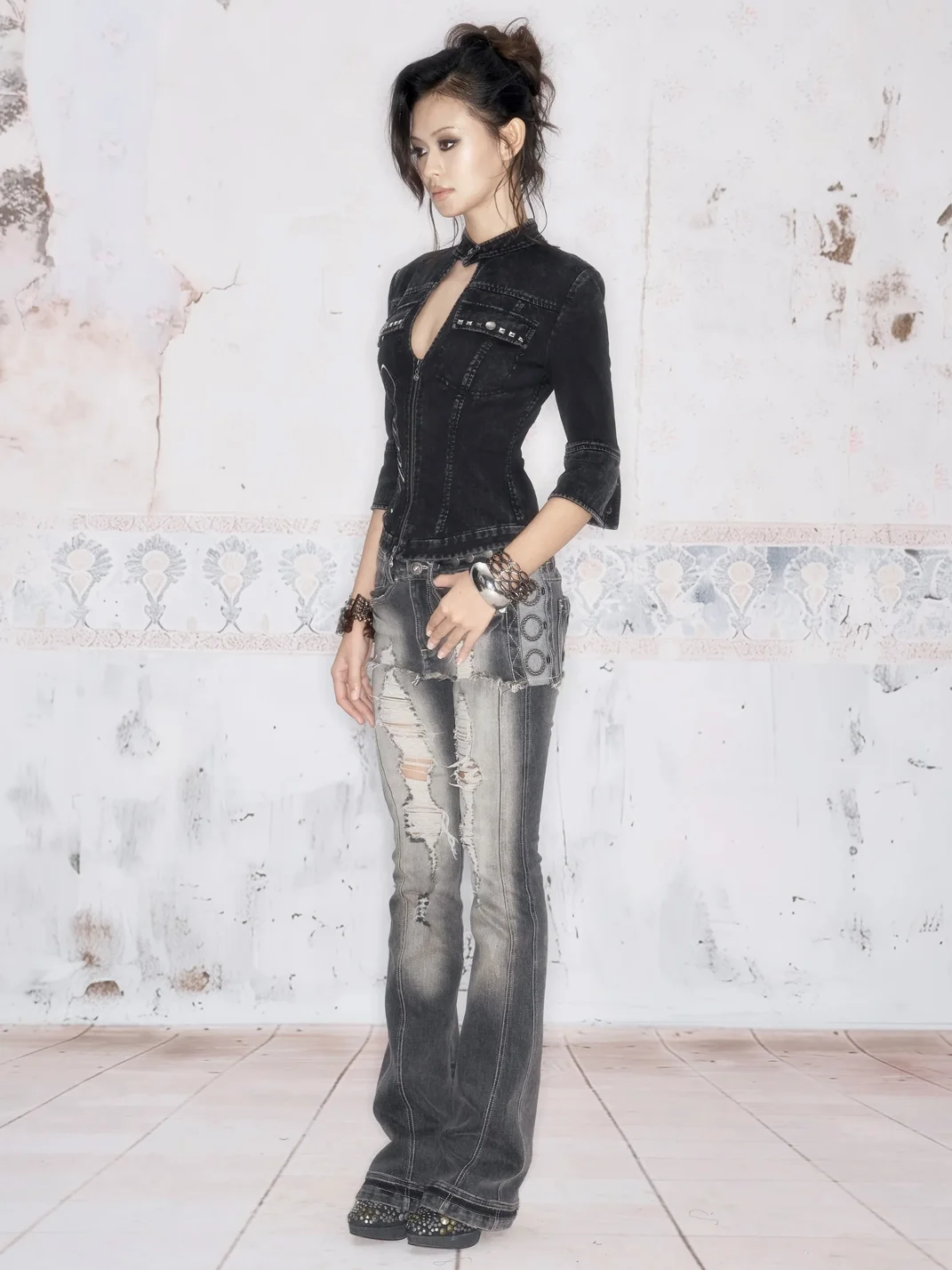 Flowers birds Market | Washed Black Embroidered Double-Zip Cropped Cardigan