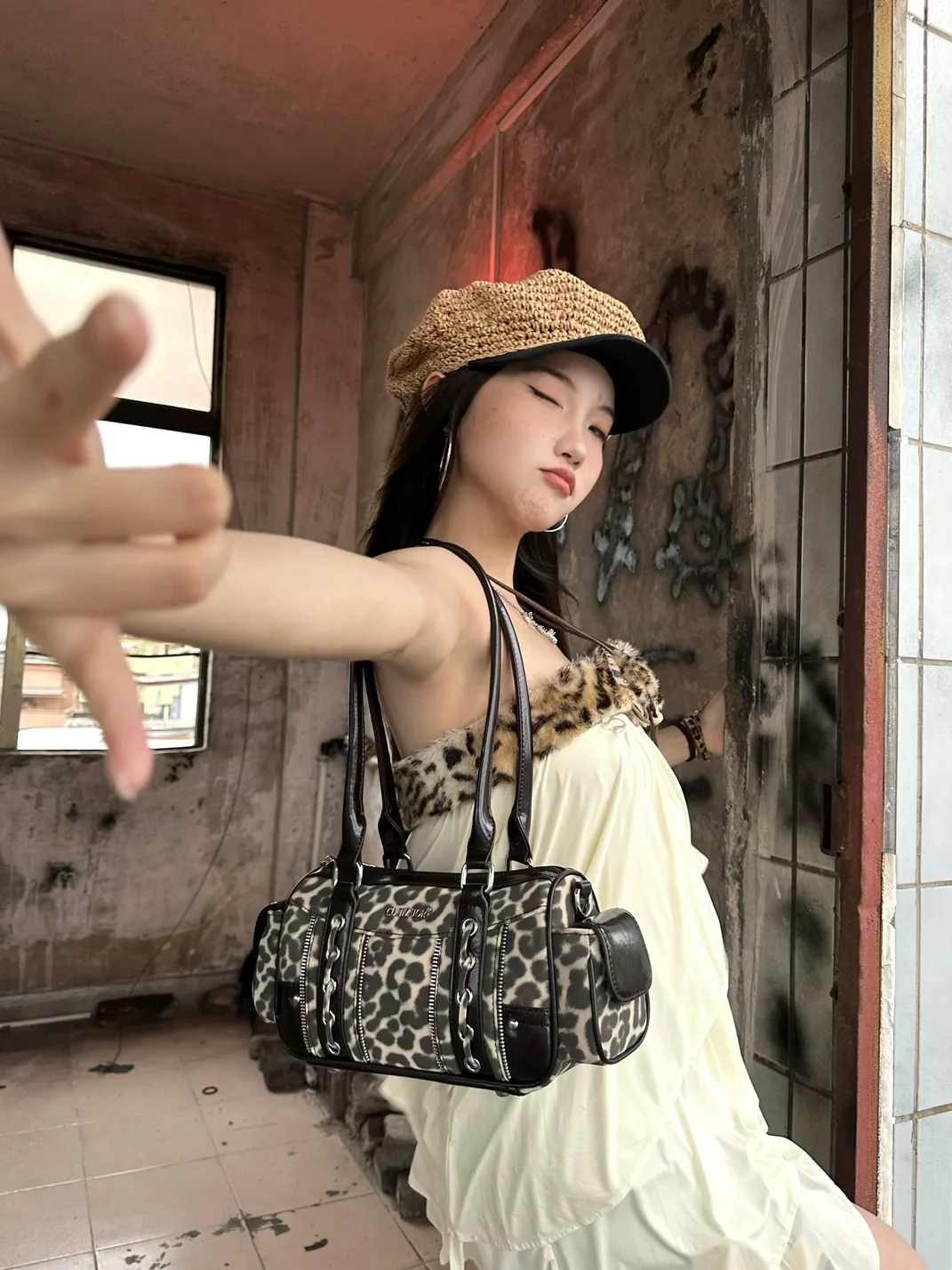 CULTIVATOR | Contrast Leopard Bowling Shoulder Bag