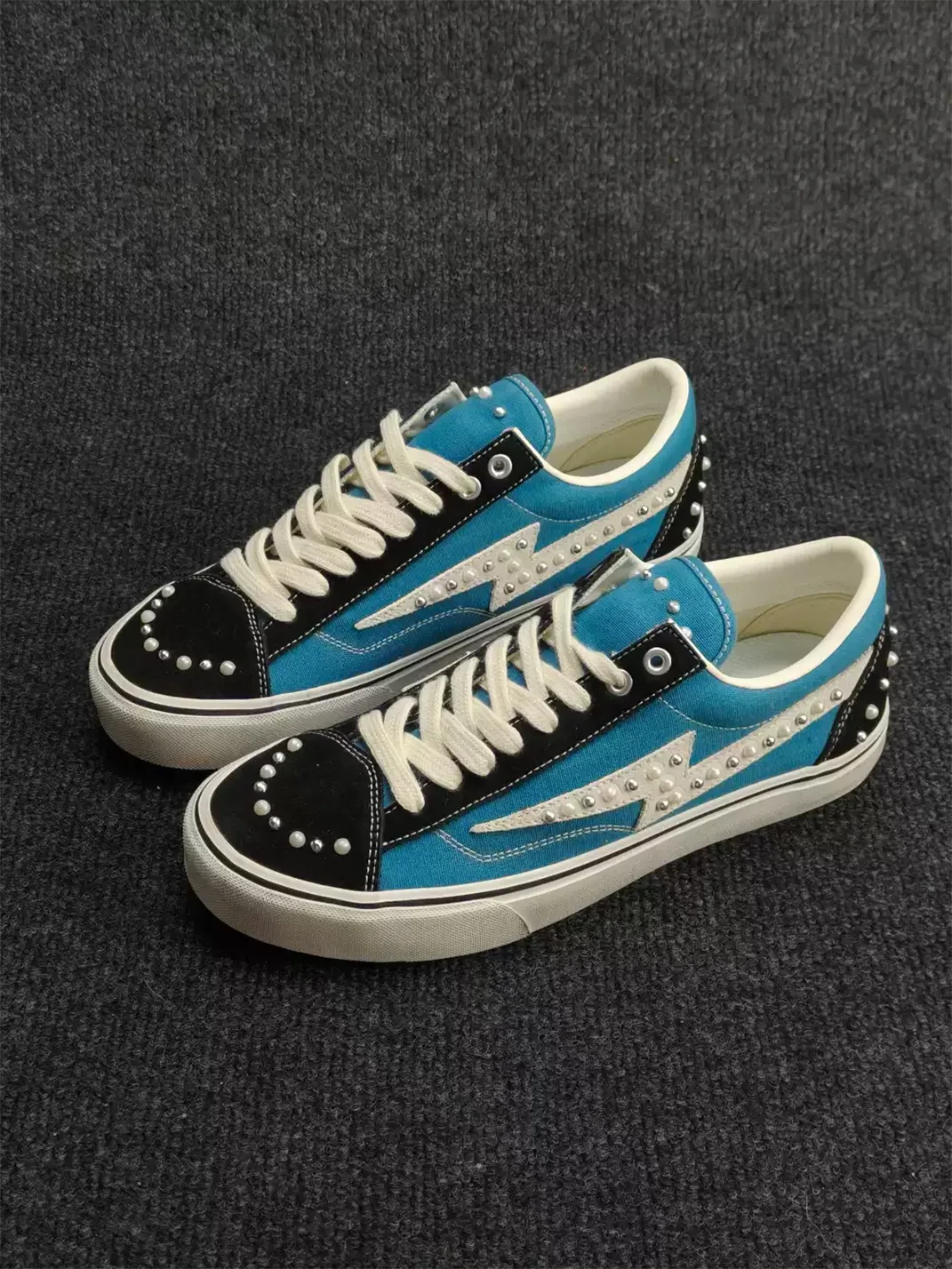 ZDZZFT | Pearl Studded Lightning Canvas Sneakers