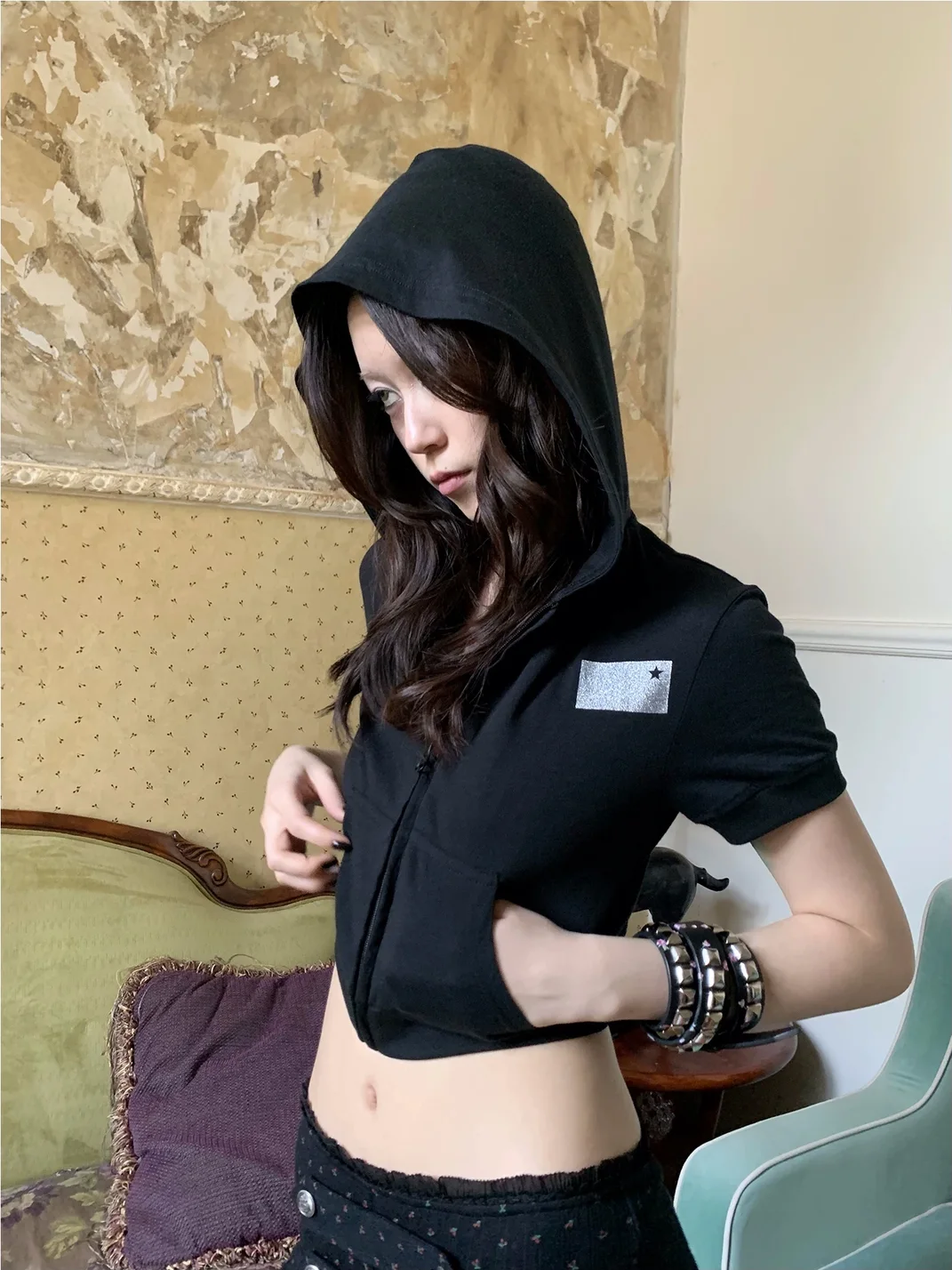 FOURFORTY | Cropped Graphic Short Sleeve Zip Hoodie