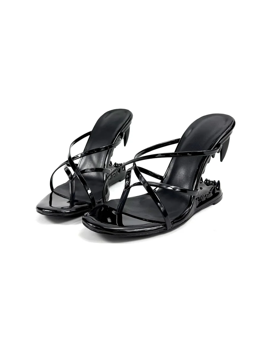 Dolly Bae | Fang Sculptural Wedge Thong Sandals - 4