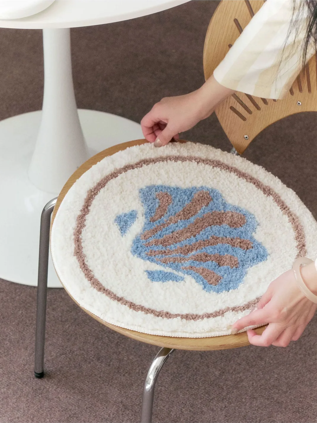 SOREMO | Illustrated Tufted Nonslip Chair Cushion
