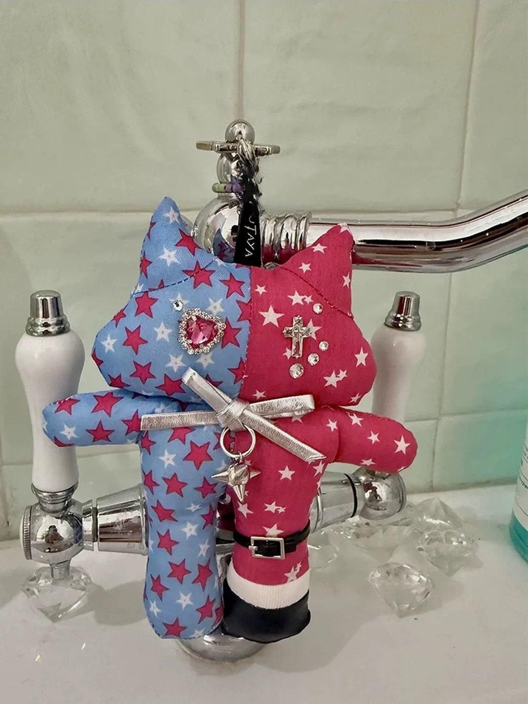 Kuroutaya | Star Pattern Colorblock Plush Cat Keychain