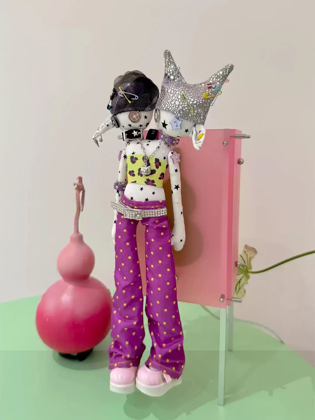Kuroutaya | Y2K Twin Doll Wearable Charm