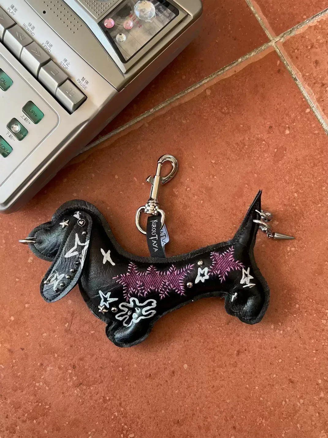 Kuroutaya | Hand-Drawn Dachshund Toy Keychain