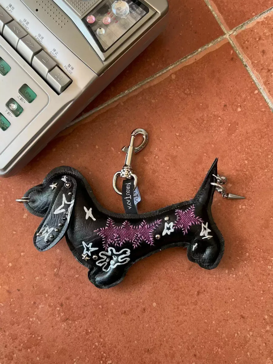 Kuroutaya | Hand-Drawn Dachshund Toy Keychain - 3