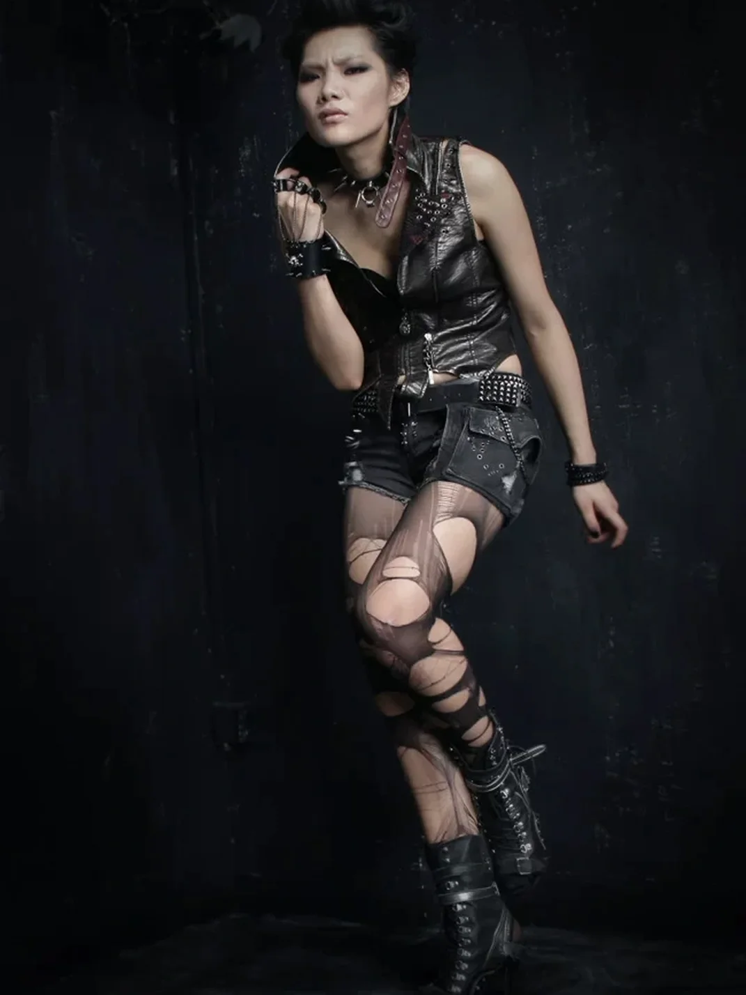 GTLLT | Punk Skull Five-Finger Chain Glove