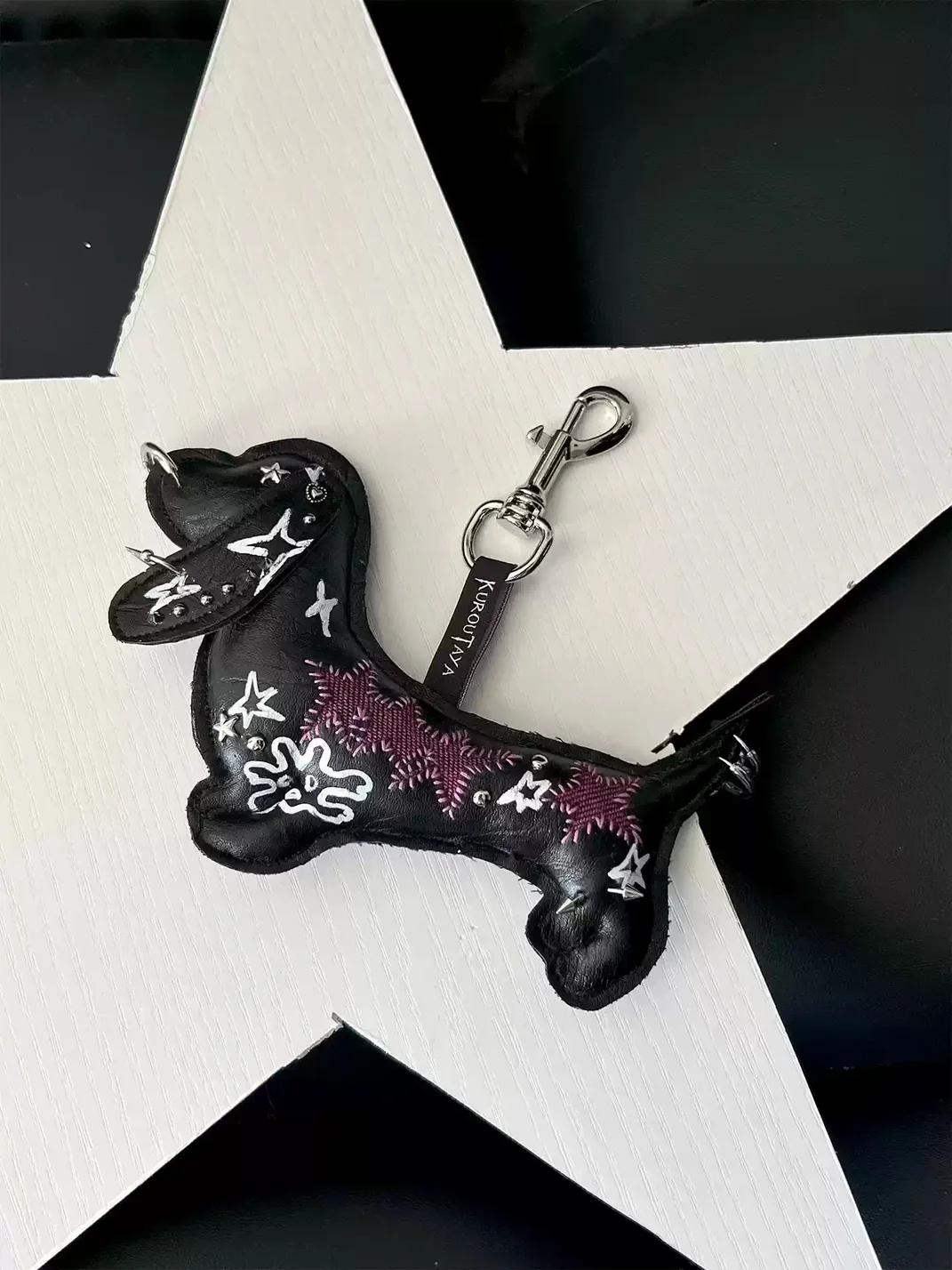 Kuroutaya | Hand-Drawn Dachshund Toy Keychain
