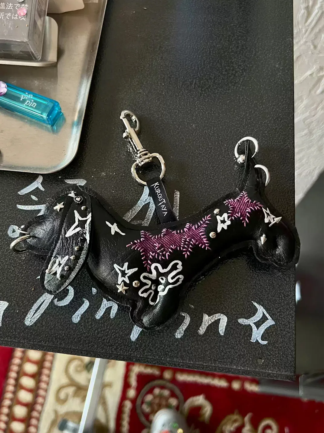 Kuroutaya | Hand-Drawn Dachshund Toy Keychain