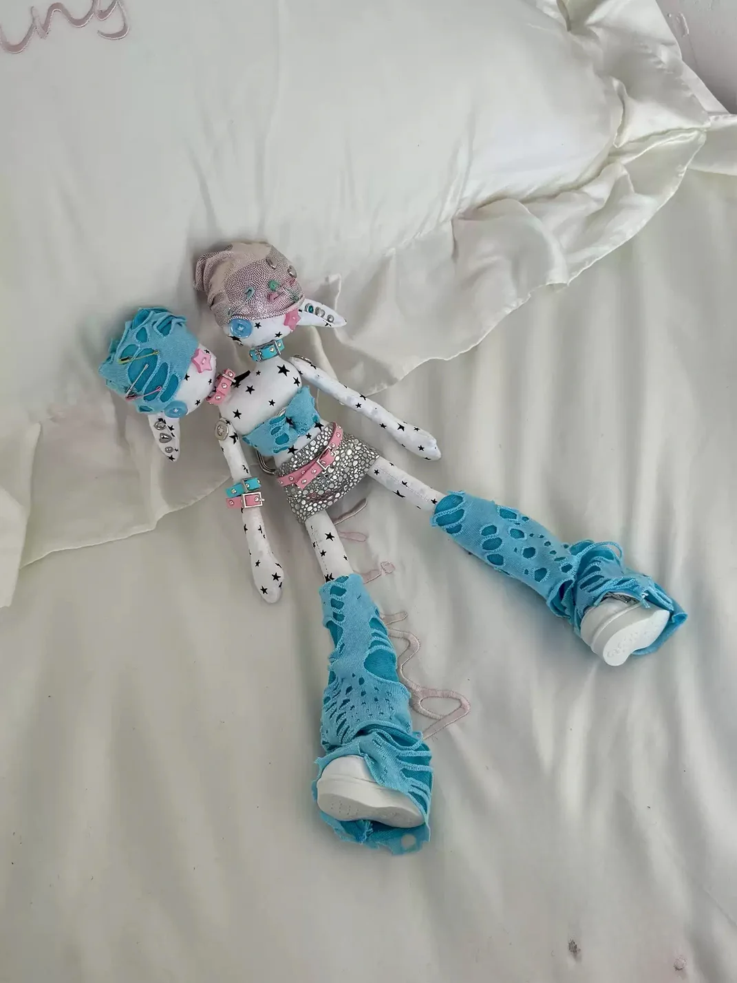 Kuroutaya | Y2K Twin Doll Keychain Charm