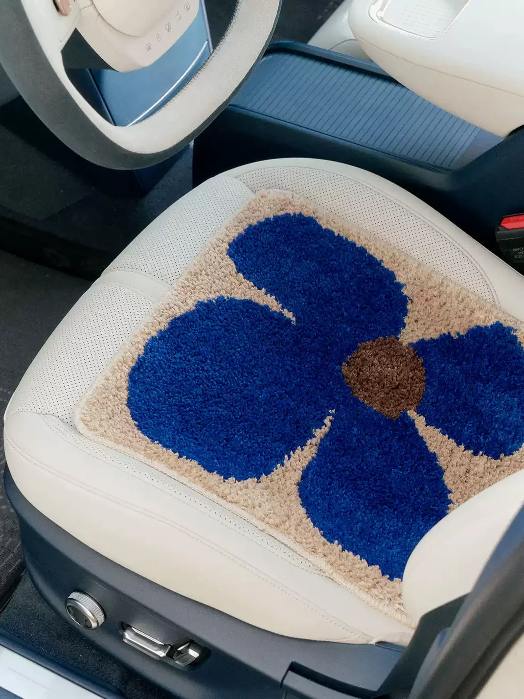 SOREMO | Illustrated Tufted Nonslip Chair Cushion