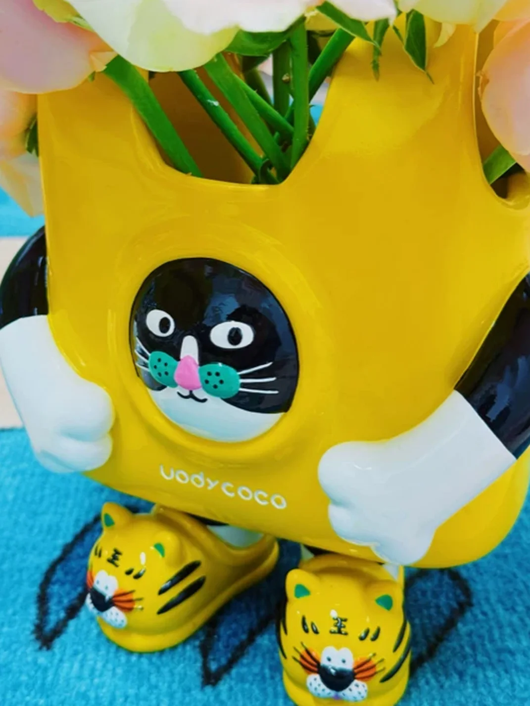 Uodycoco | Hand-Painted Cartoon Cat Flower Vase