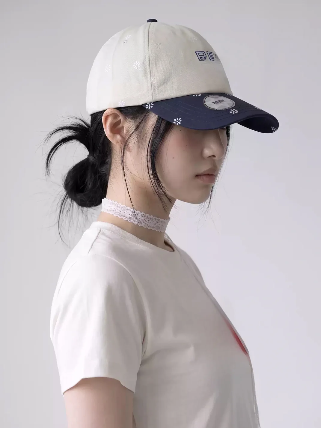 REDRINSE | Snowflake Embroidered Colorblock Curved Brim Cap