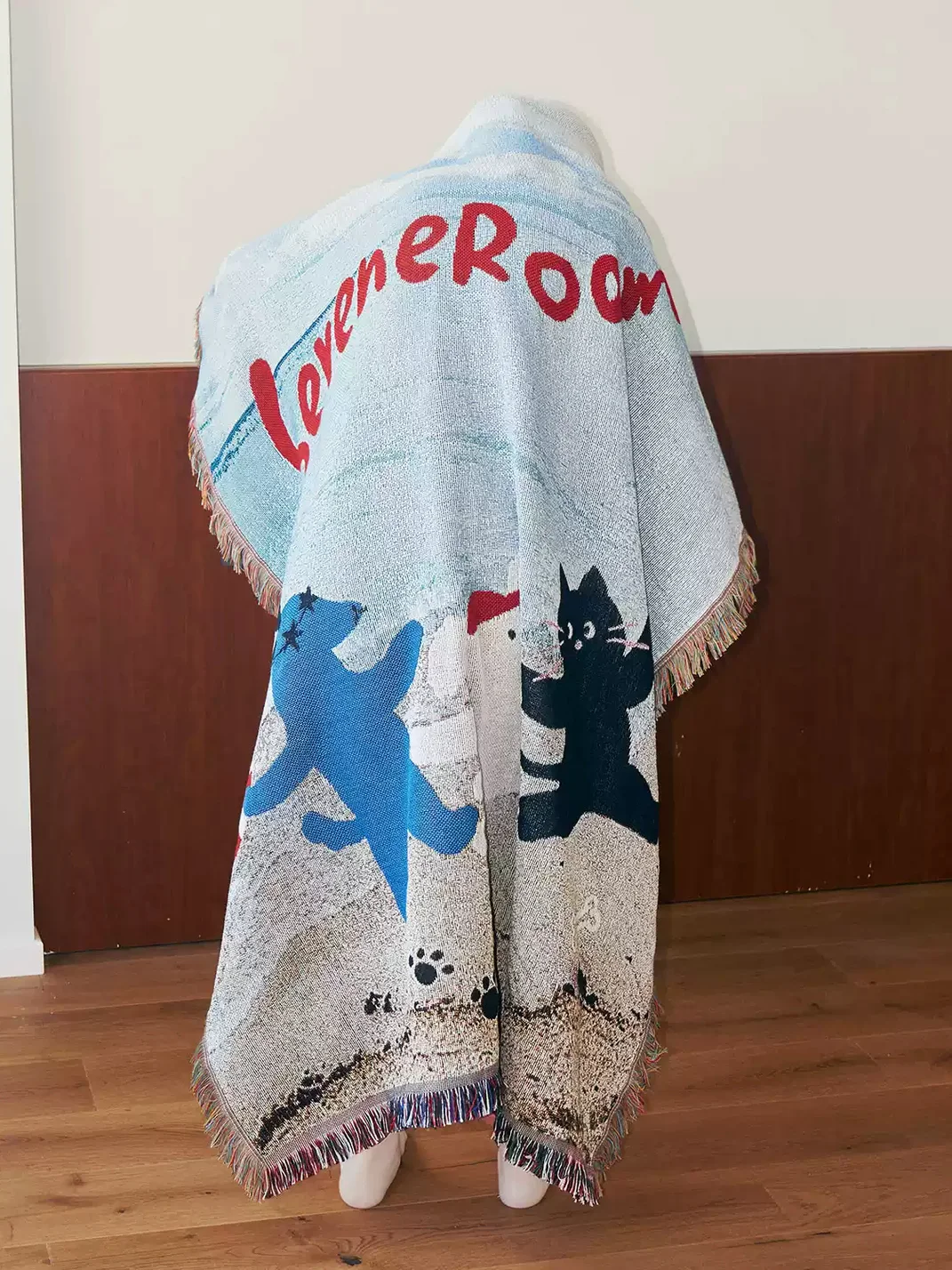 SOREMO | Dog Beach Scene Woven Tassel Throw Blanket