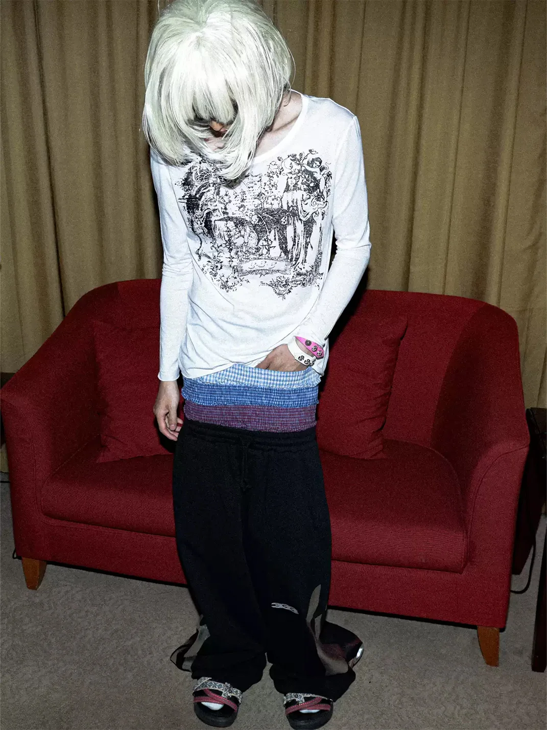 PCCVISION | Distressed Printed White Long Sleeve Crew Neck T-Shirt