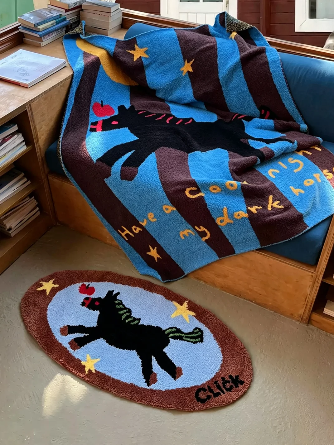 Click | Tufted Oval Horse Pattern Rug