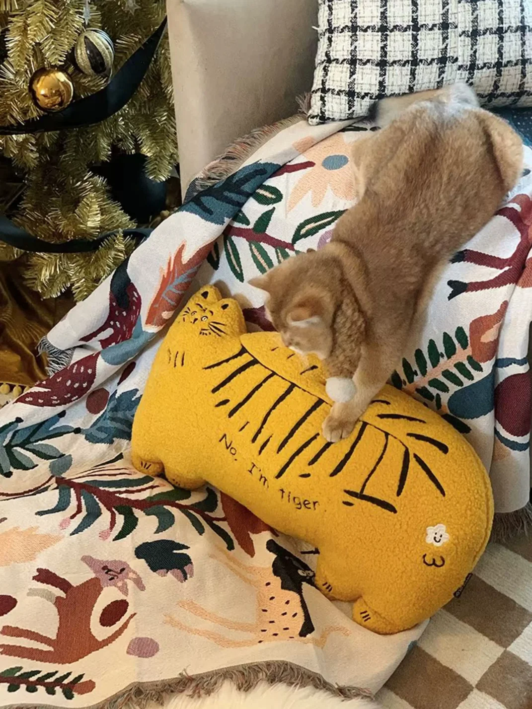 Uodycoco | Plush Tiger Shaped Cushion