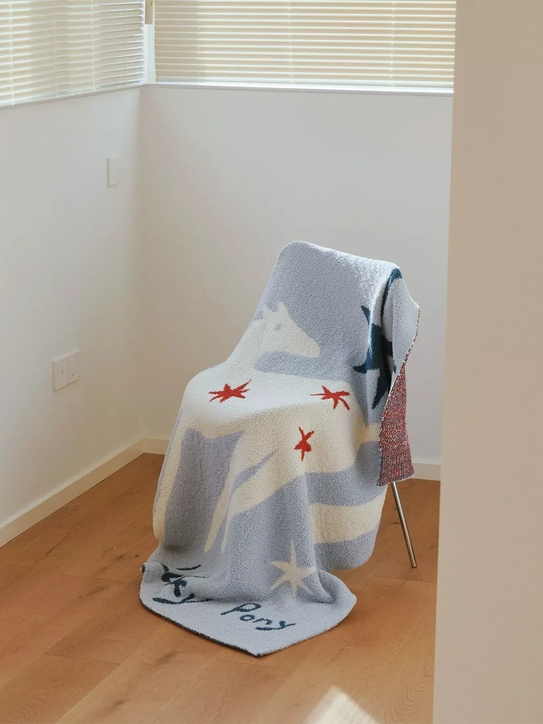 SOREMO | Lucky Pony Plush Throw Blanket
